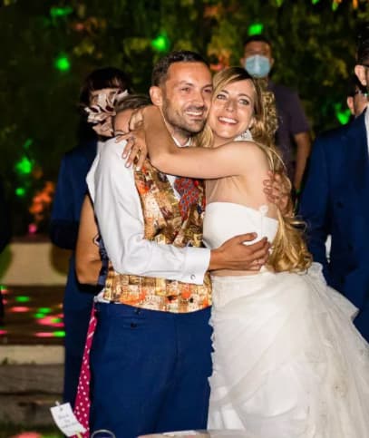 Pareja en la finca